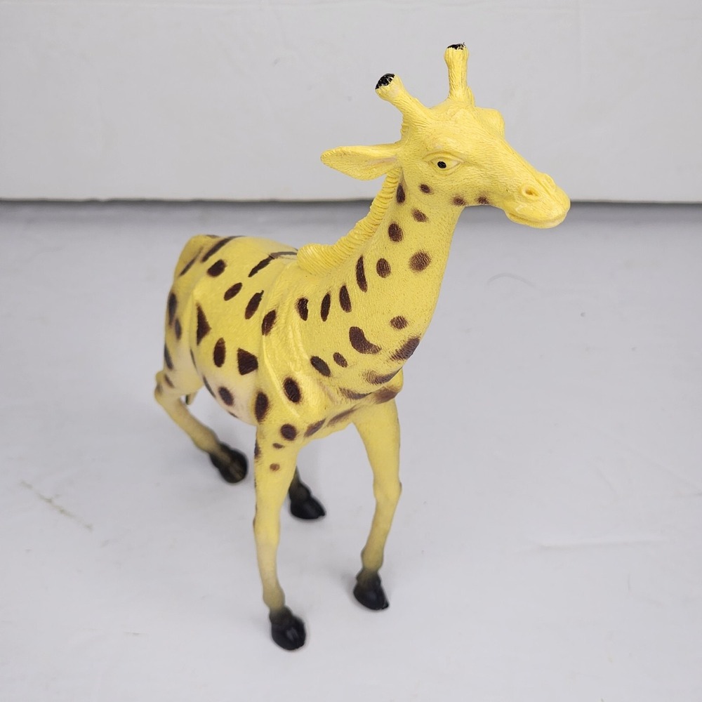 Giraffe Safari Animal Plastic Realistic Yellow Brown Spots Unbranded 8" Figure